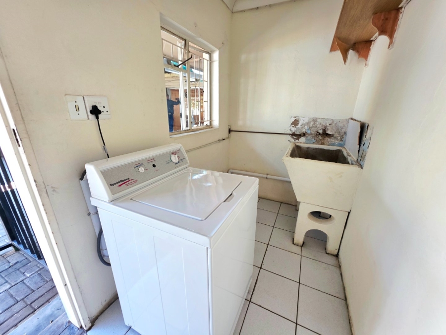 17 Bedroom Property for Sale in Universitas Free State